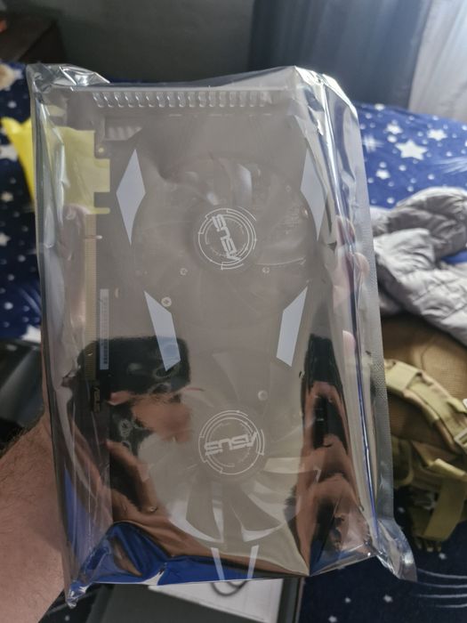 Vând placa video si volan cu pedale, sau la schimb pe monitor gaming!