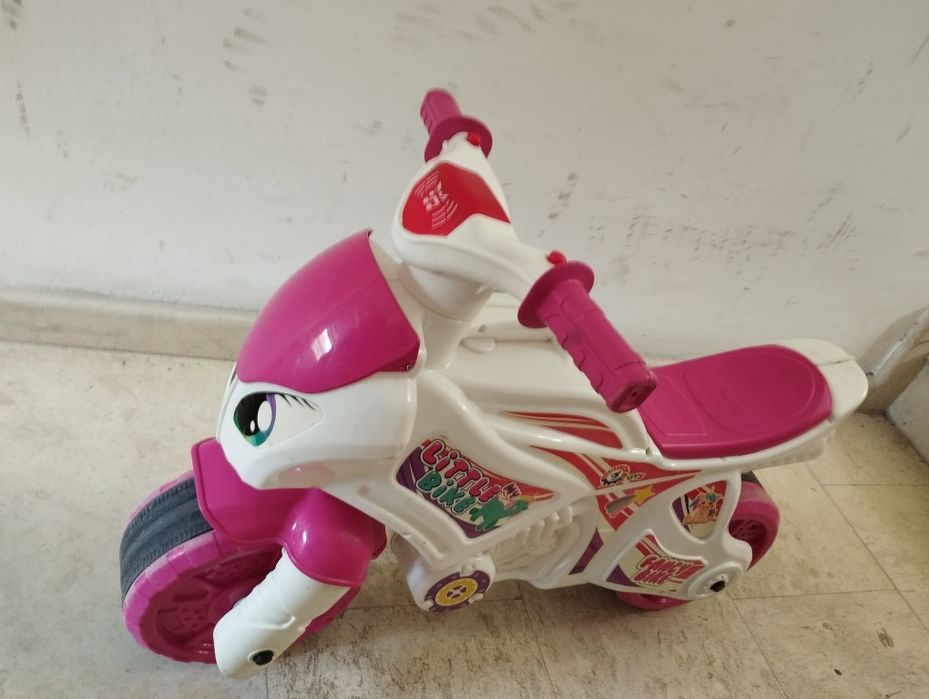 Детско моторче със звук