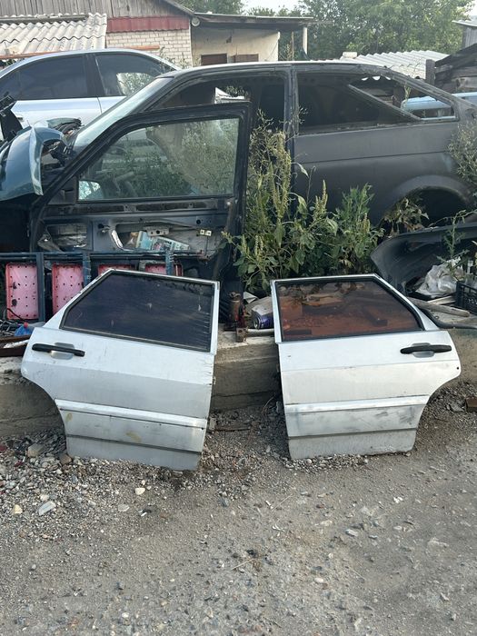 Продам двери ваз 2115