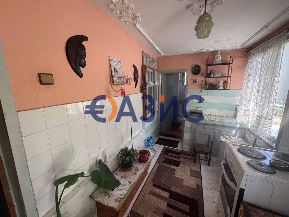 Двуетажна къща в с. Гълъбец на парцел 730 кв м, Общ. Поморие, обл. Бургас,#33872284