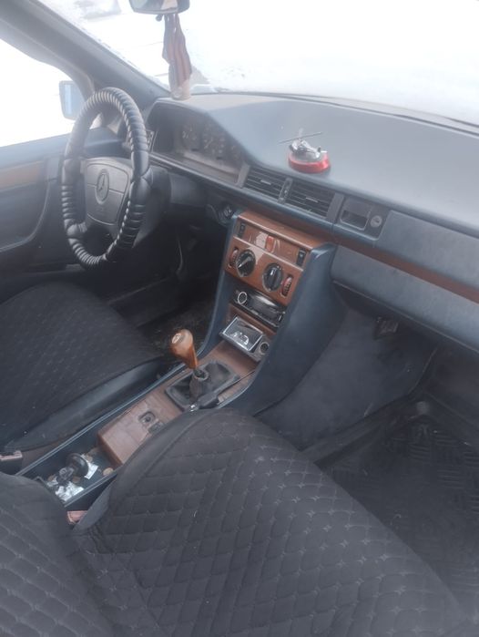 Мерседес 124 220Е