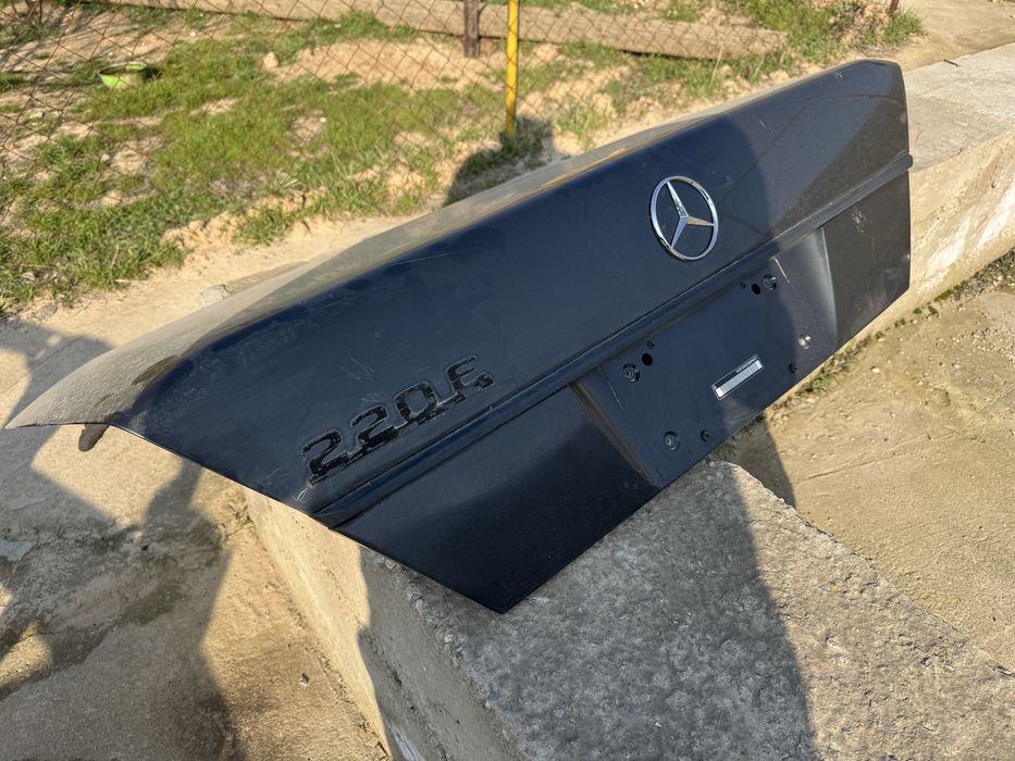 Крышка багажника японец мерседес 124