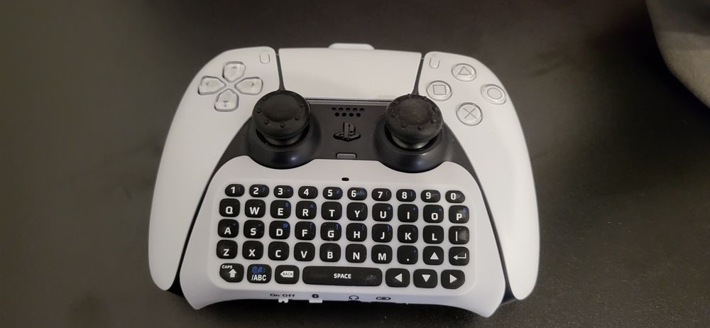 Consola PlayStation 5 PS5 B-Chassis + 5 Jocuri + Tastatură Controller