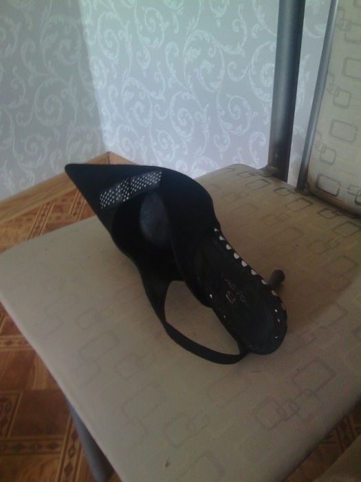 Продам босоножки