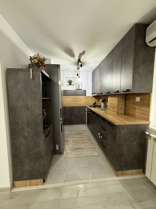 Inchiriez apartament 3 camere / mobilat conplet