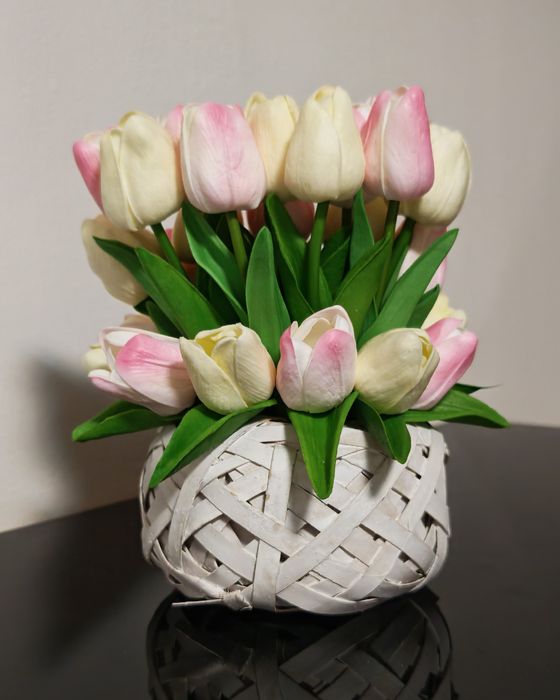 Decorațiune de masă de Paște cu 27 fire de lalele din polifoam