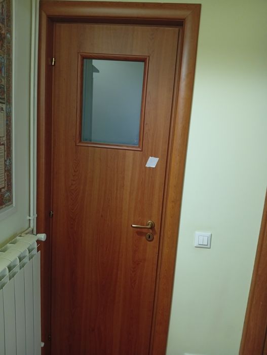 Vând uși de interior