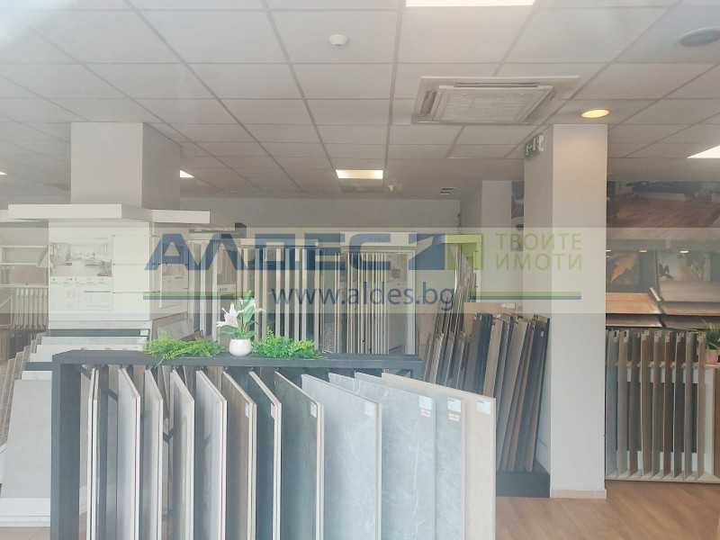 Уникален магазин в центъра до три булеварда!