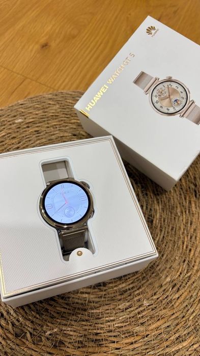 Продам часы huawei,  как новые