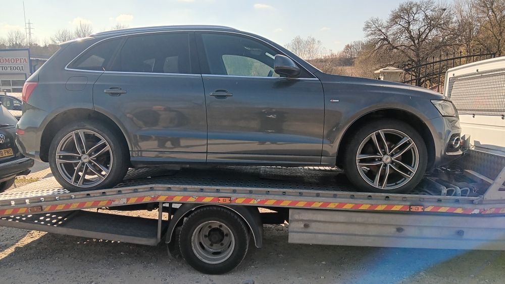 Audi Q5 2.0 TDI , 6 скорости, ръчка , 177 к.с. ,на части
