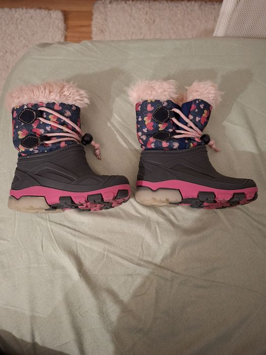 Vând ghete zapada imblanite fetite mărimea 24, cu luminite