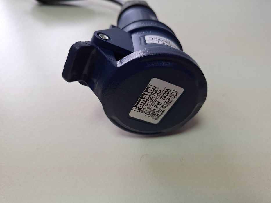 Adaptor C19 Priza industriala, Industrial socket adapters