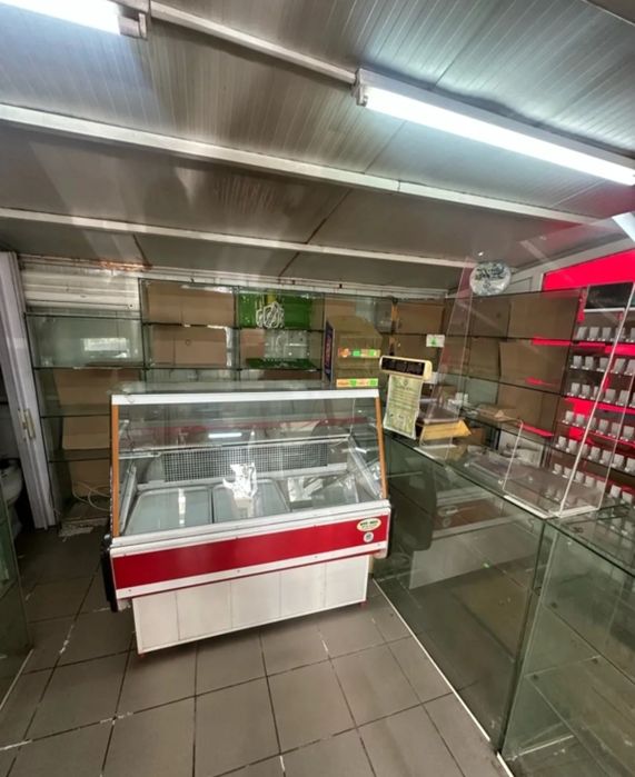 Vând magazin alimentar