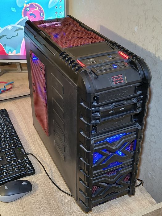 Intel Core I7, 32gB, Nvidia 1070 gtx.