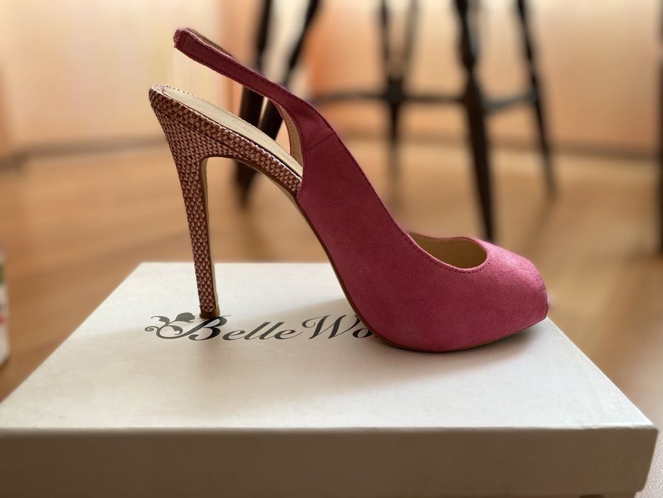 Летни сандали с ток