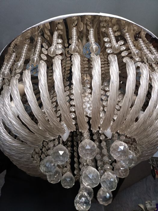 Продам люстру 55-60 см.