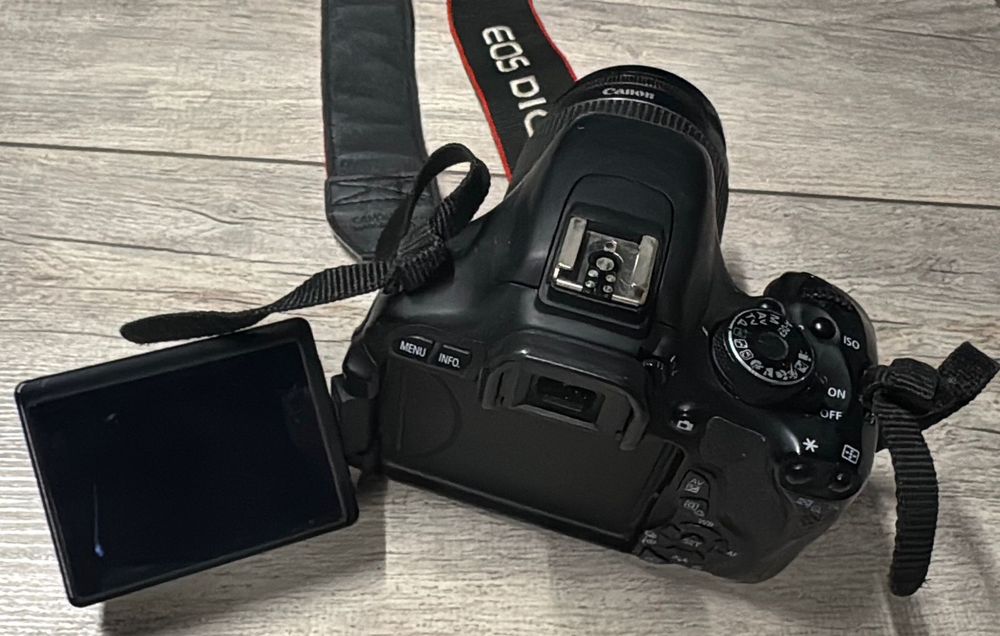 Продам профессиональный фотоаппарат