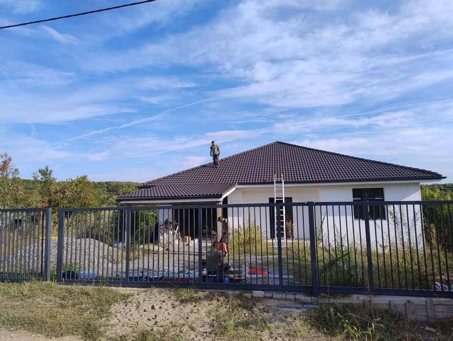 Tropini unifamiliala