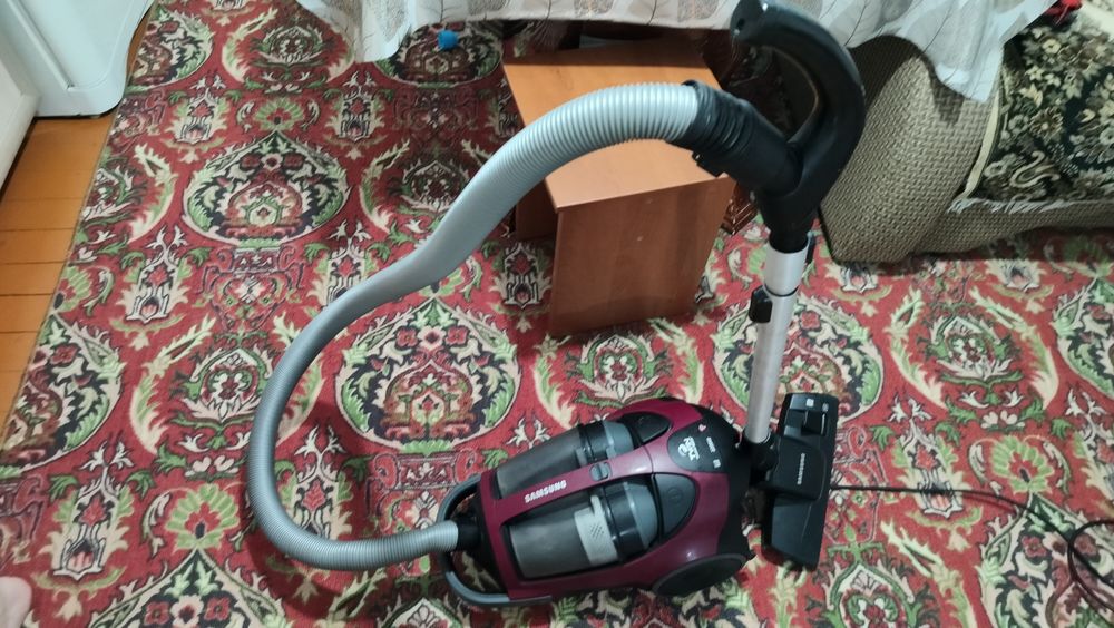 Продам пылесос Самсунг новый пользовались 2 месяца цена 50000