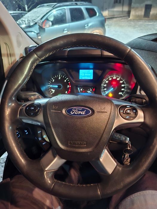 Vând Ford transit custom