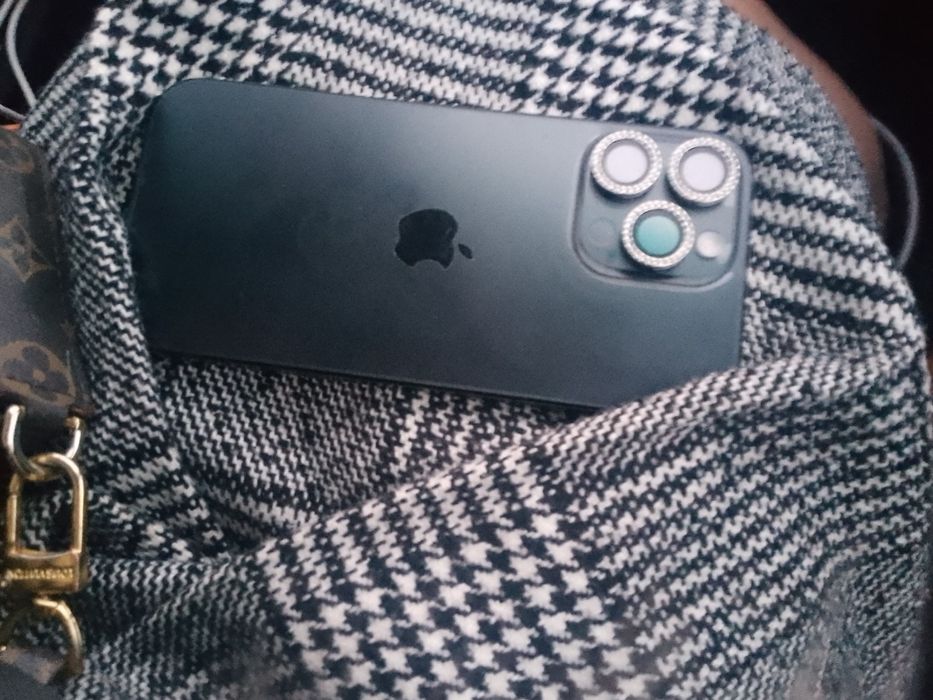 Айфон 16 про мах