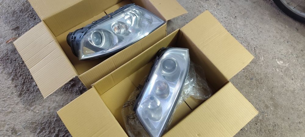 Фарове HELLA  за VW Passat B 5.5 (00+05г.)