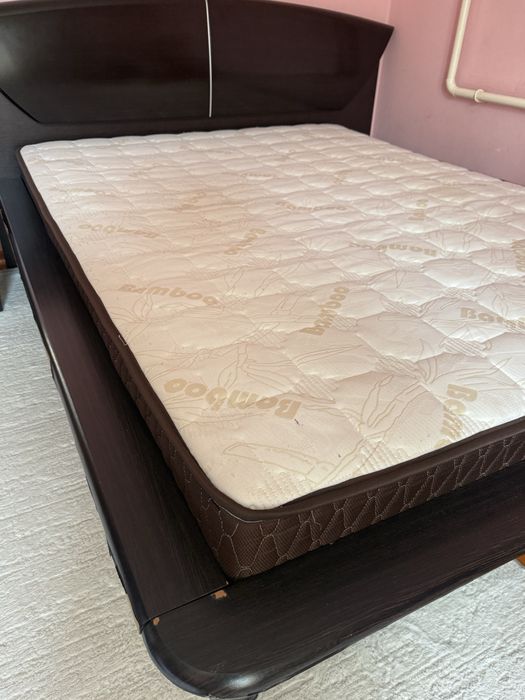 Продам кровать с матрасом 200*160