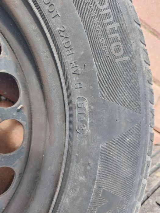 Se vind set anv si genti 195x65x15.au fost pe un vw passat.