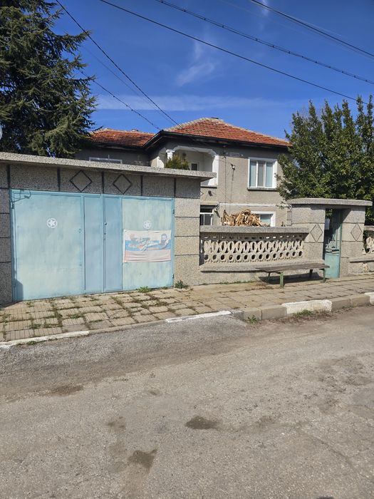 Продавам къща с.Козаново