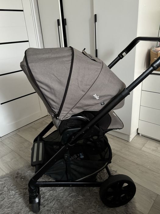 Продам коляску Joie chrome