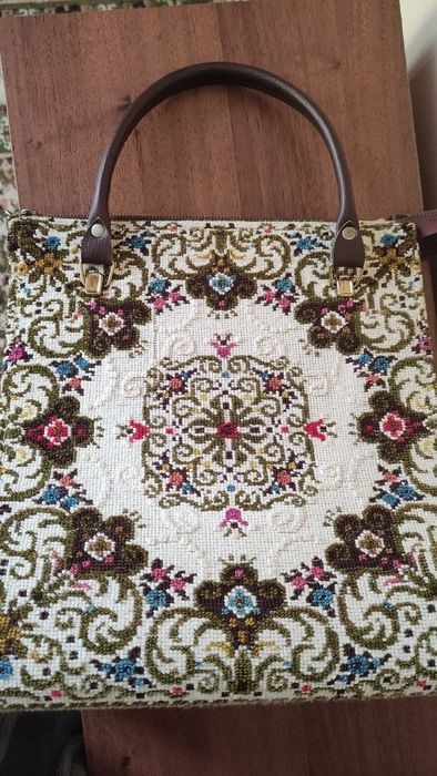 Шикозна дамска чанта ретро от 70-те години на миналия век