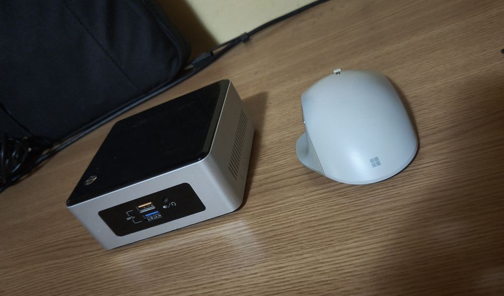 Vând Mini PC Intel NUC