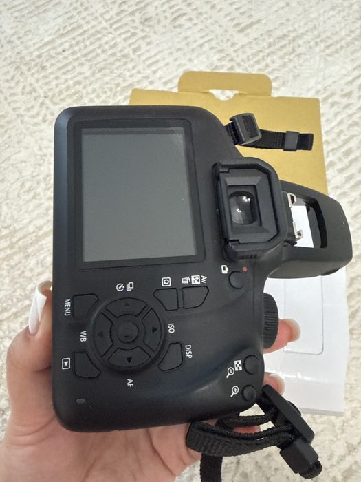 Canon EOS 4000d kit 18-55mm
