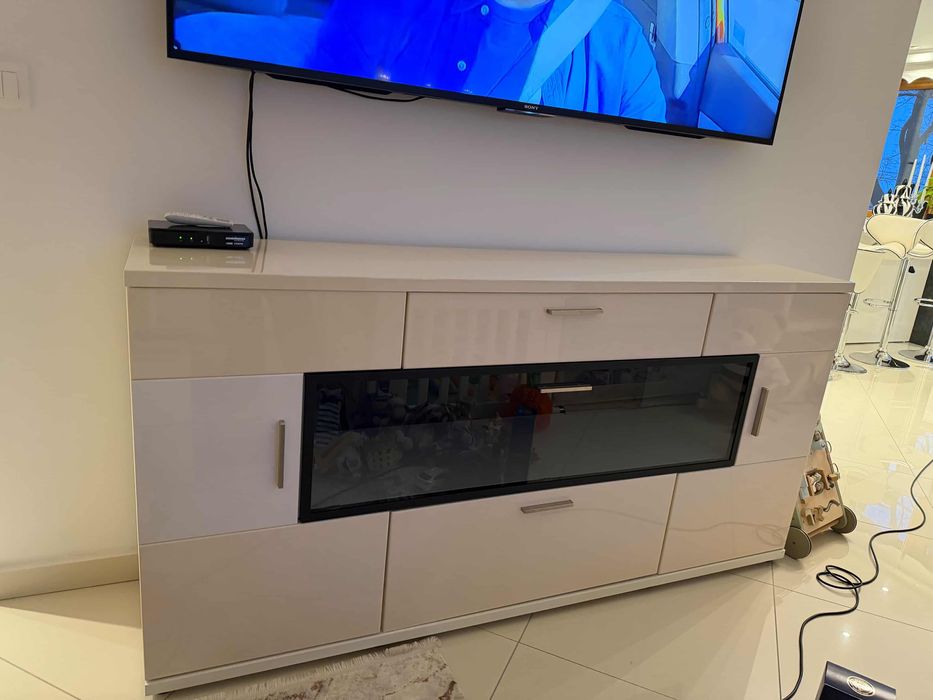 Скрин шкаф гланцов