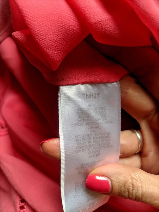 Розовое летнее платье