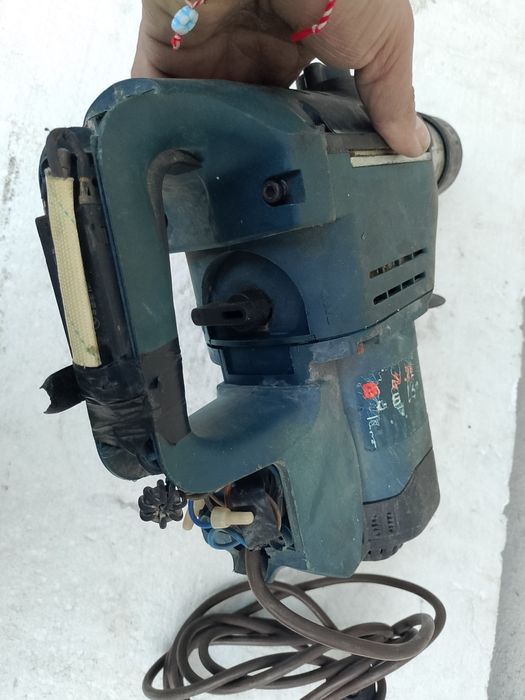 Професионални машини на ток и батерии за ремонт или за части