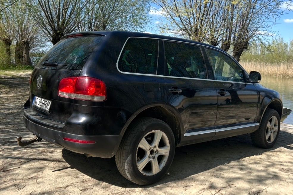 VOLKSWAGEN Touareg
