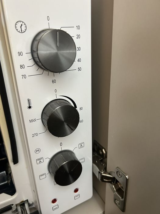 Artel духовка в отличном состоянии