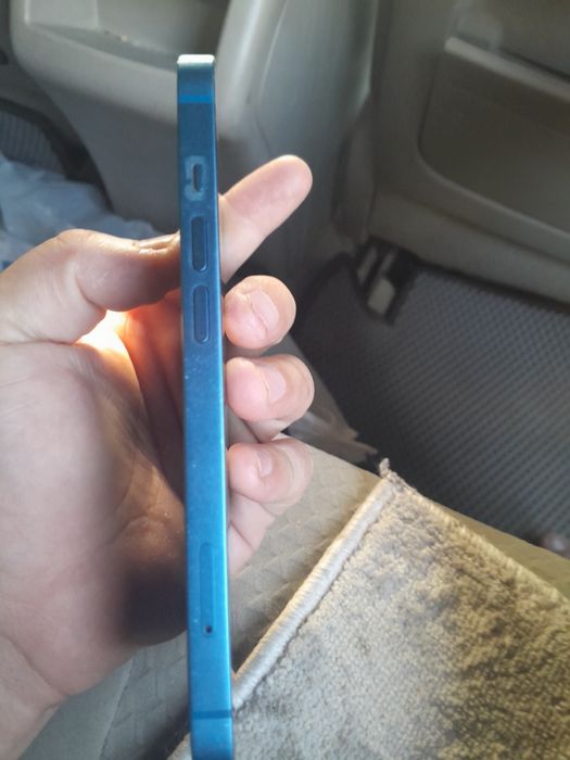 Айфон 13 продам не новый буу