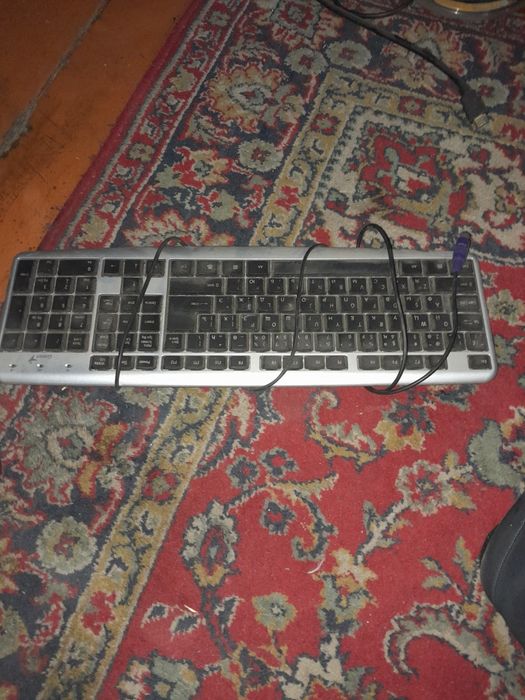 Продам клавиатуру