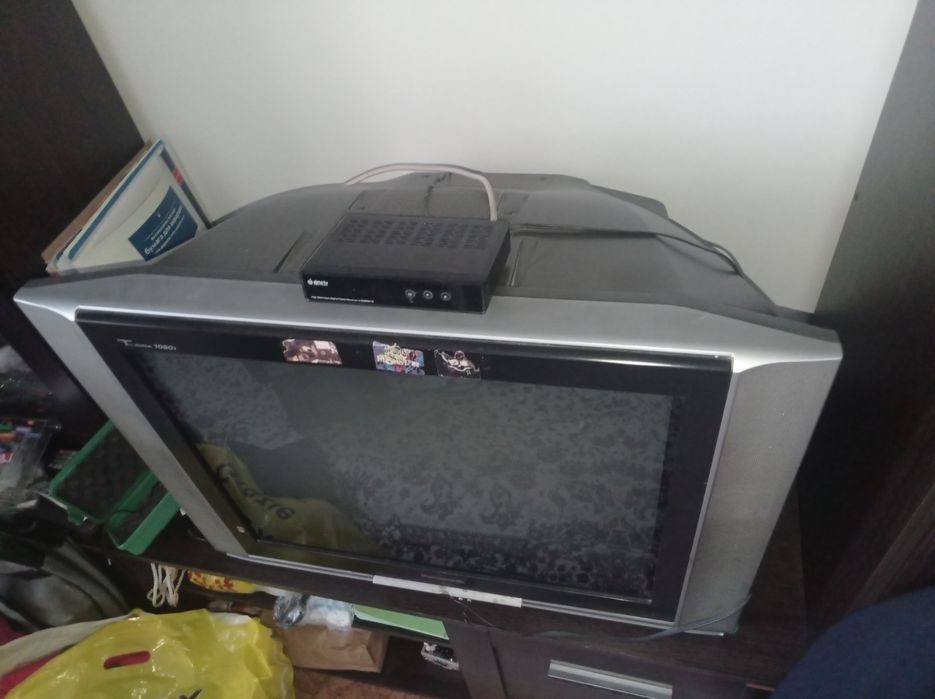 Продам телевизор