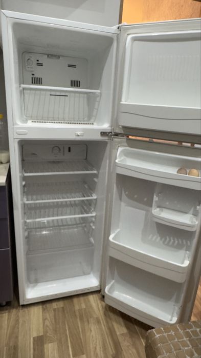 Холодильник LG двухкамерный б/у