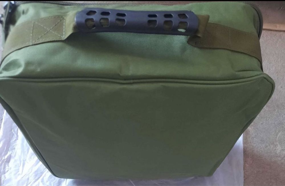 Vand 4 mulinete Baracuda Black Sea 90 + geanta speciala