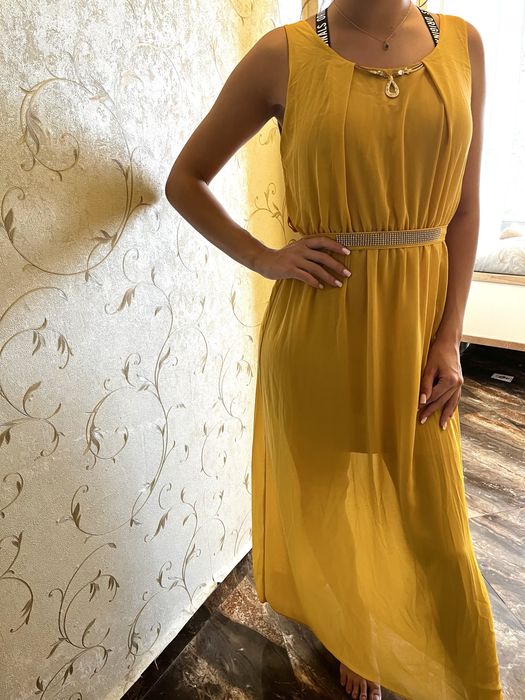 Рокля в цвят горчица