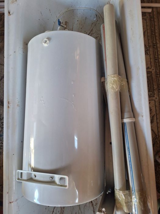 Аристон почти новый 100 л.