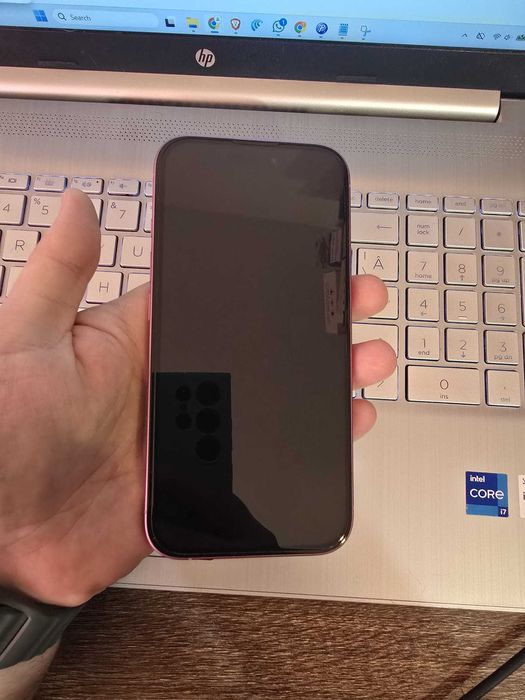 iPhone 16 Roz, 128GB, baterie 98%, stare excelentă