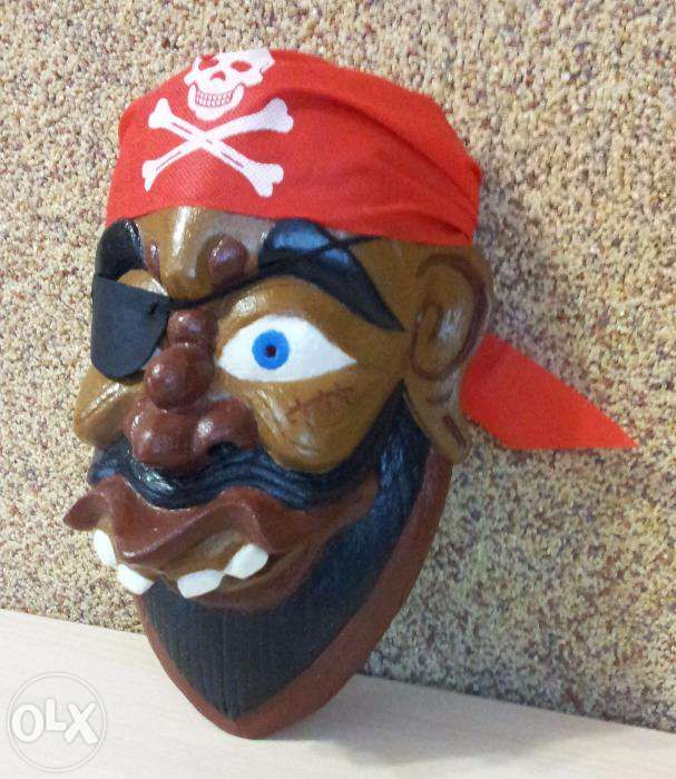 Маска пирата (дерево)