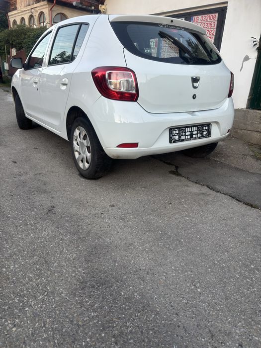 dezmembrez Dacia sandero 0.9