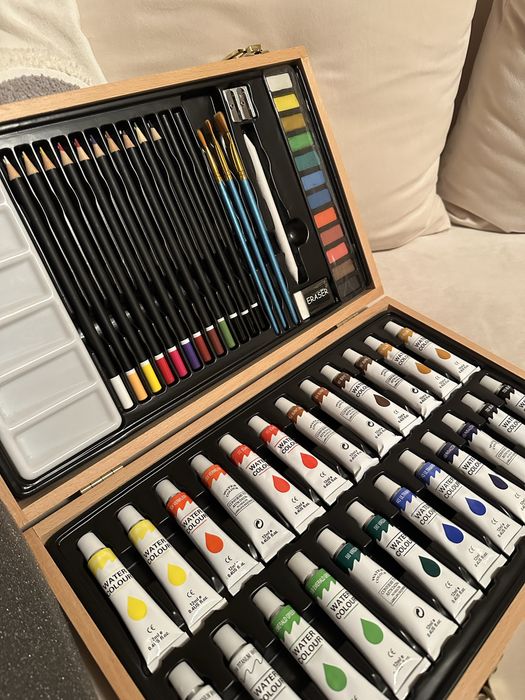 Servieta cu set de pictura si desen