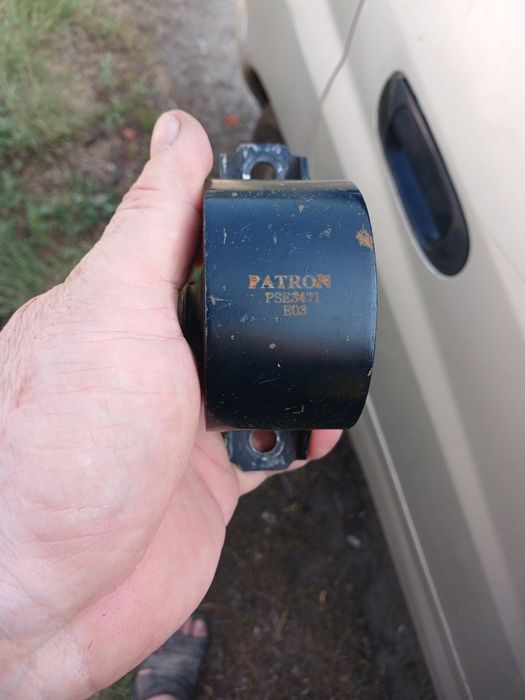 Подушка двигателя